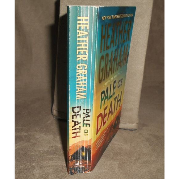 Pale as Death by Heather Graham Paperback 2018 Krewe of Hunters #25 - Picture 2 of 8